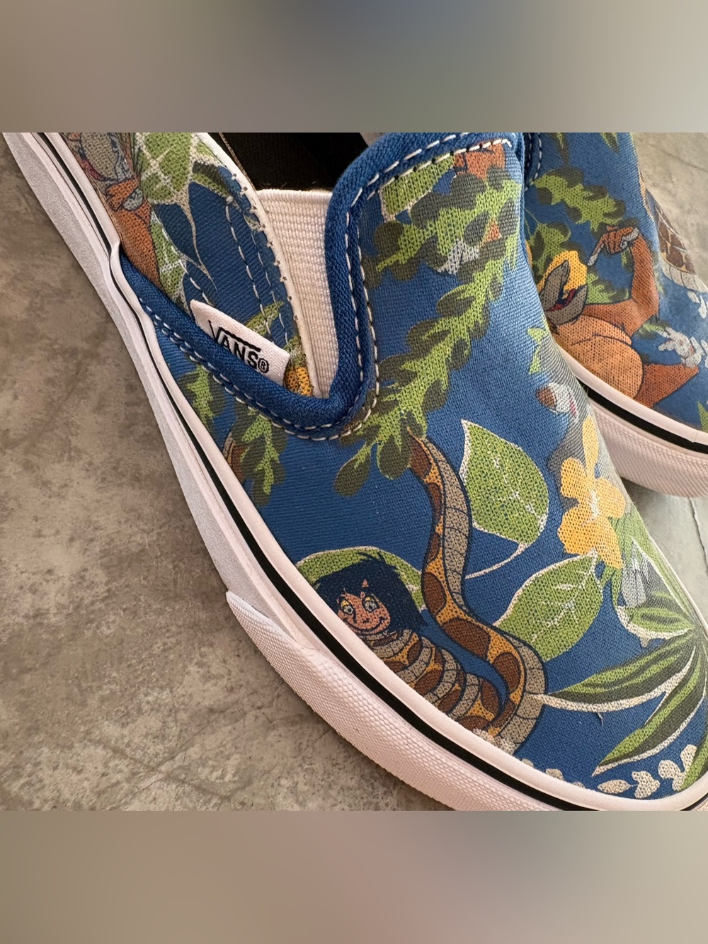 Rare Vans Disney Jungle Book slip-on sneakers featuring a vibrant blue jungle - Picture 5 of 9